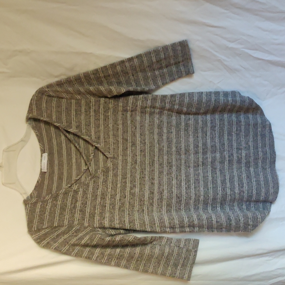 3/4 sleeve, very thin sweater